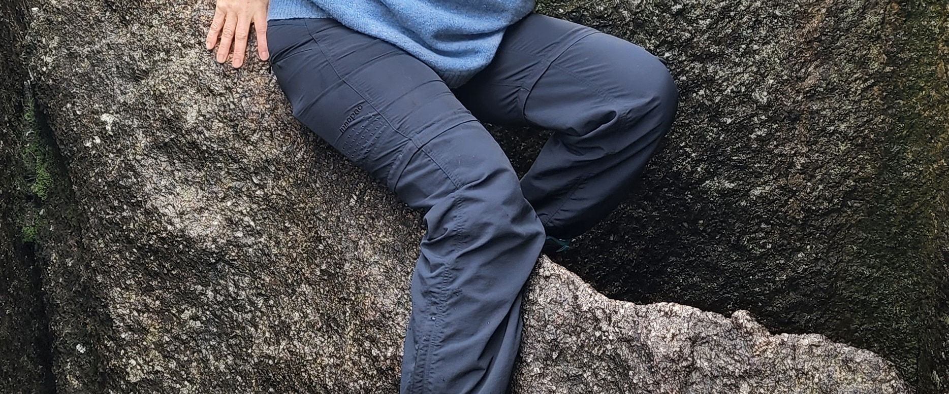 攀爬岩石,登上西澳波隆古魯普國家公園 (Porongurup National Park) 城堡岩 (Castle Rock) 的「空中步道 (Skywalk)」。ALBANY TOURS 攀爬岩石,登上西澳波隆古魯普國家公園 (Porongurup National Park) 城堡岩 (Castle Rock) 的「空中步道 (Skywalk)」。ALBANY TOURS