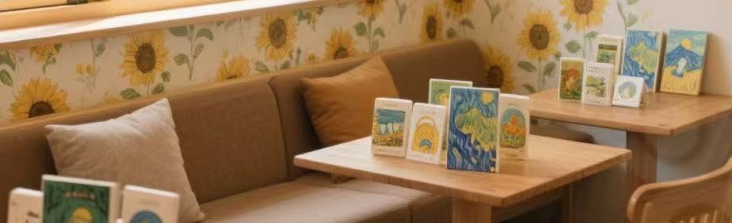 設定了繪畫區供遊客自由創作