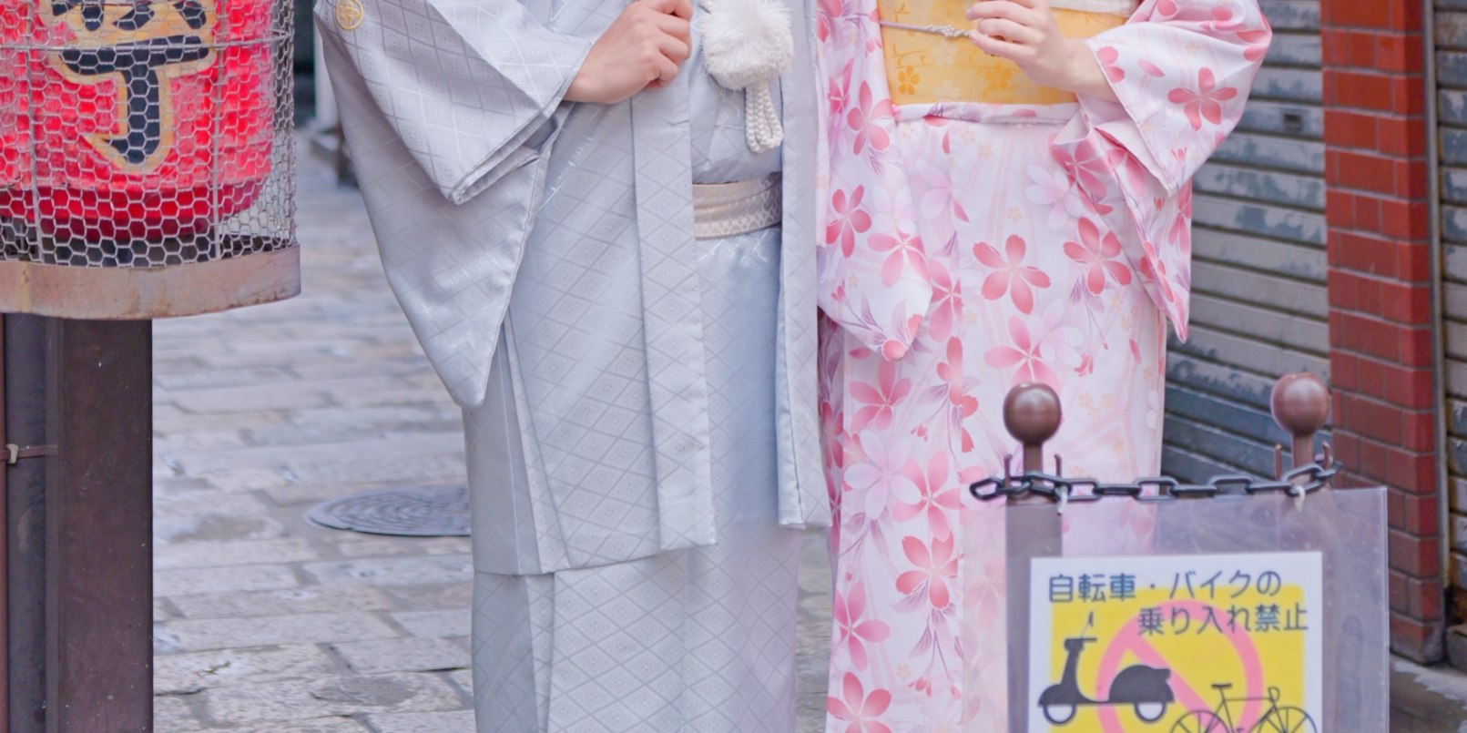 Osaka Castle Park/Shinsaibashi/Yasaka Shrine Photoshoot Experience - Thumbnail 16