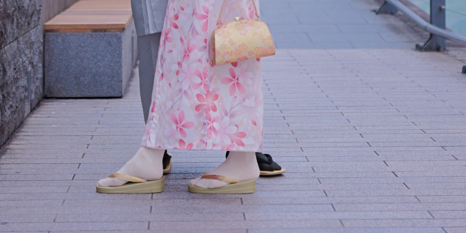 Osaka Castle Park/Shinsaibashi/Yasaka Shrine Photoshoot Experience - Thumbnail 19