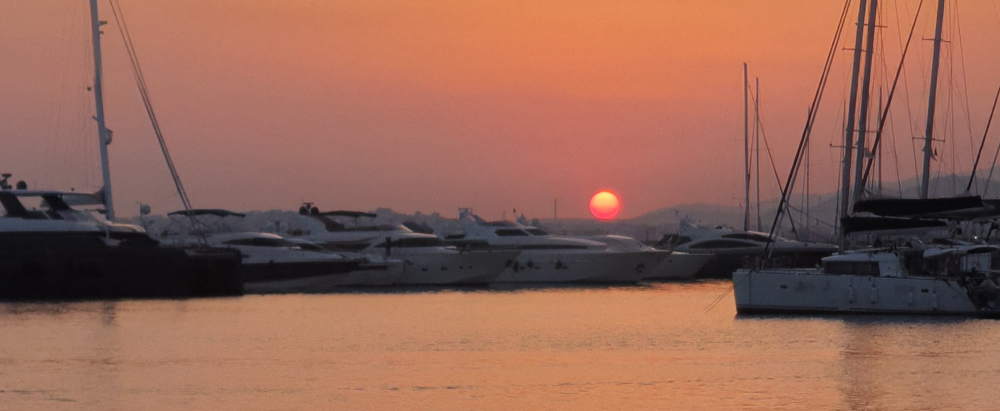 Athens Riviera Catamaran Tour with Fresh Meal and Drinks
