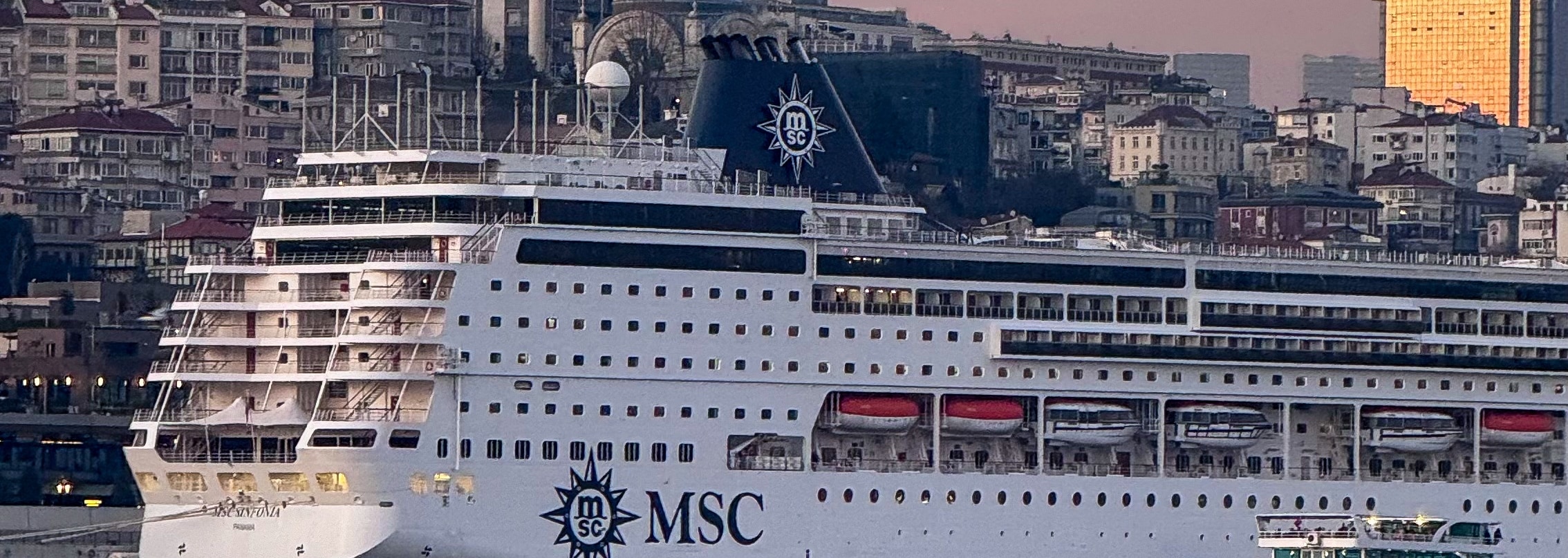 Spectacular Istanbul Sunset Cruise: 3 Hours with Asian Side Explore