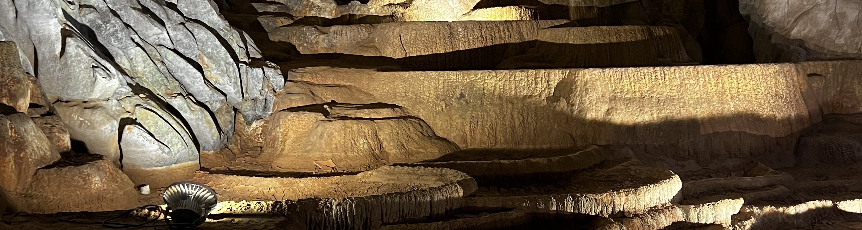 黑洞（Dark Cave）& 峰牙洞（Phong Nha Cave）一日遊