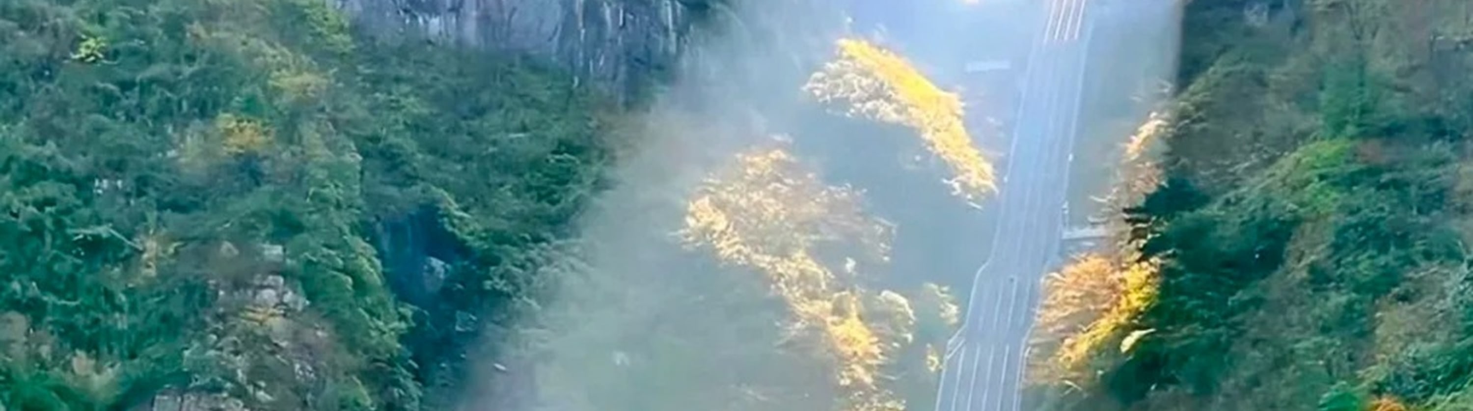 湖南張家界&千年雙古鎮高端5日遊（四鑽酒店+天門山+《阿凡達》取景地袁家界+天子山+鳳凰古鎮&芙蓉鎮+百米電梯+贈送《花開芙蓉》晚會）