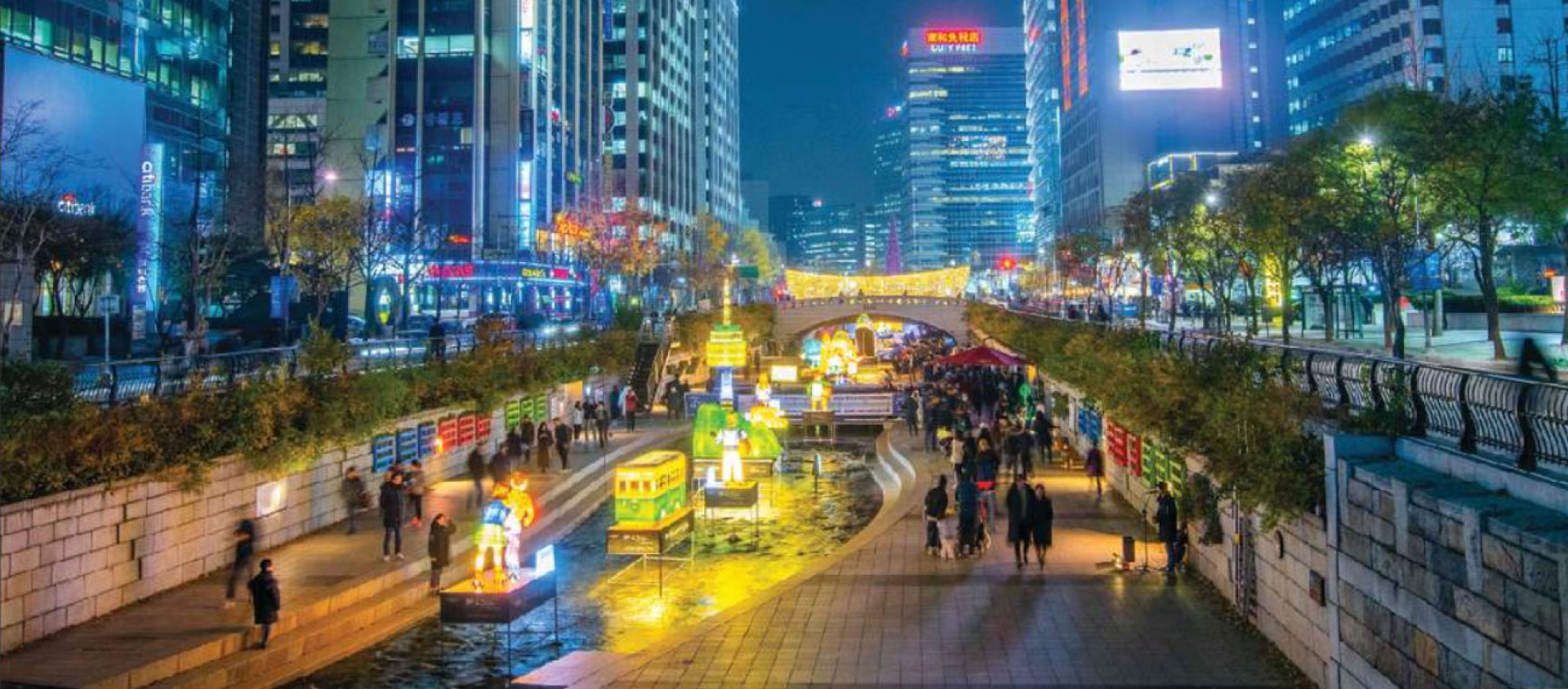 這裡是休息放鬆、泡腳或靜靜欣賞流水聲和城市燈光的完美地點。