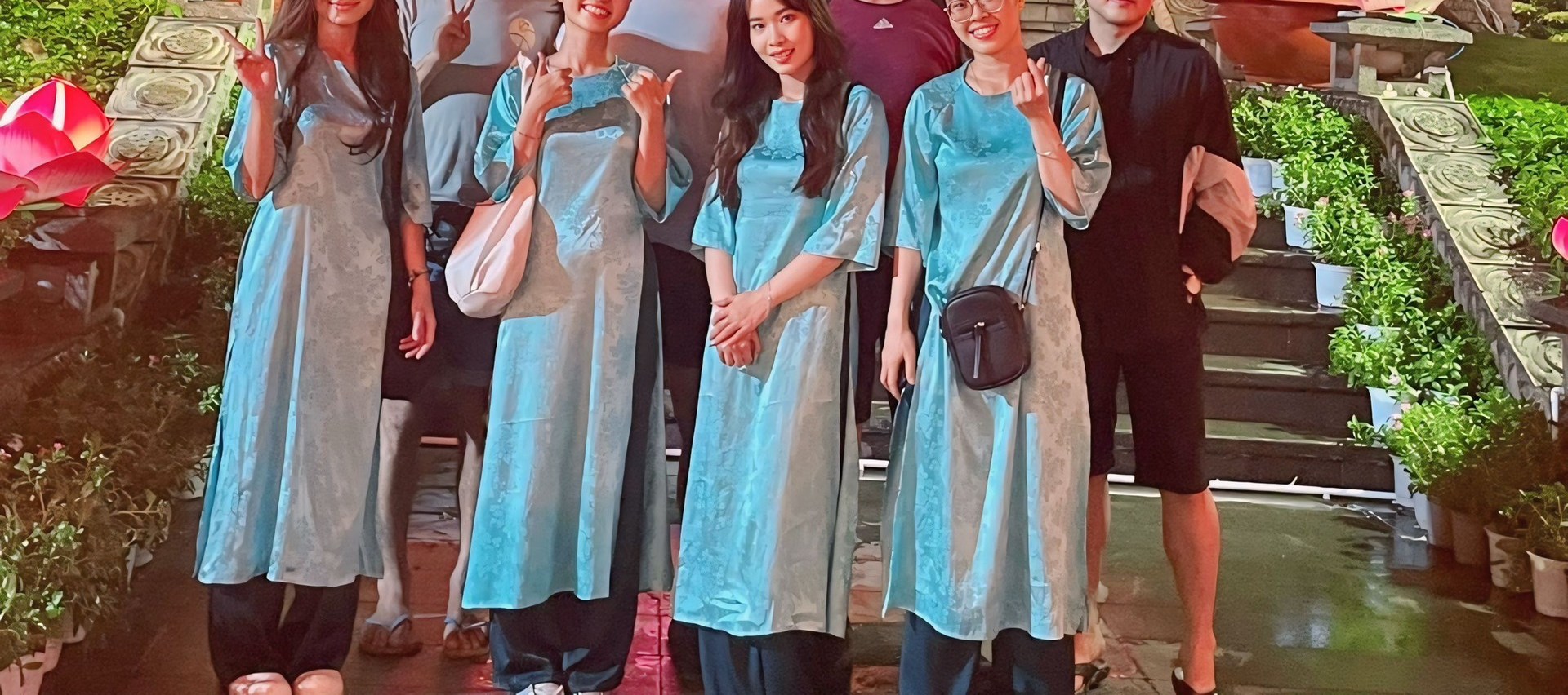 胡志明市夜間機車之旅（含啤酒＆音樂＆美食）