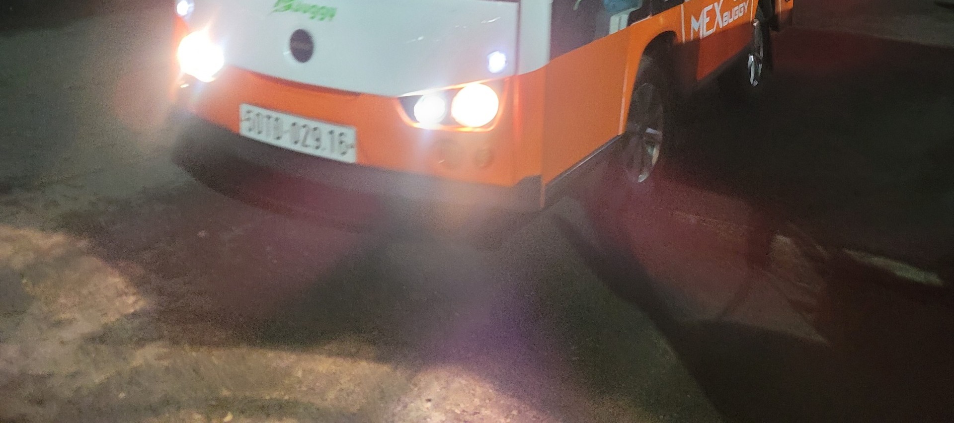 乘坐沙灘車體驗胡志明市文化與美食
