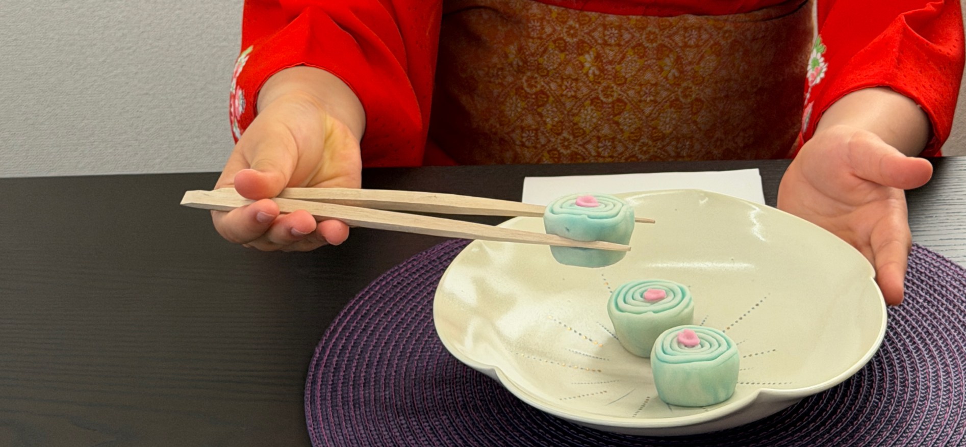 Enjoy an authentic Japanese tea ceremony and kimono experience in Asakusa - Thumbnail 53
