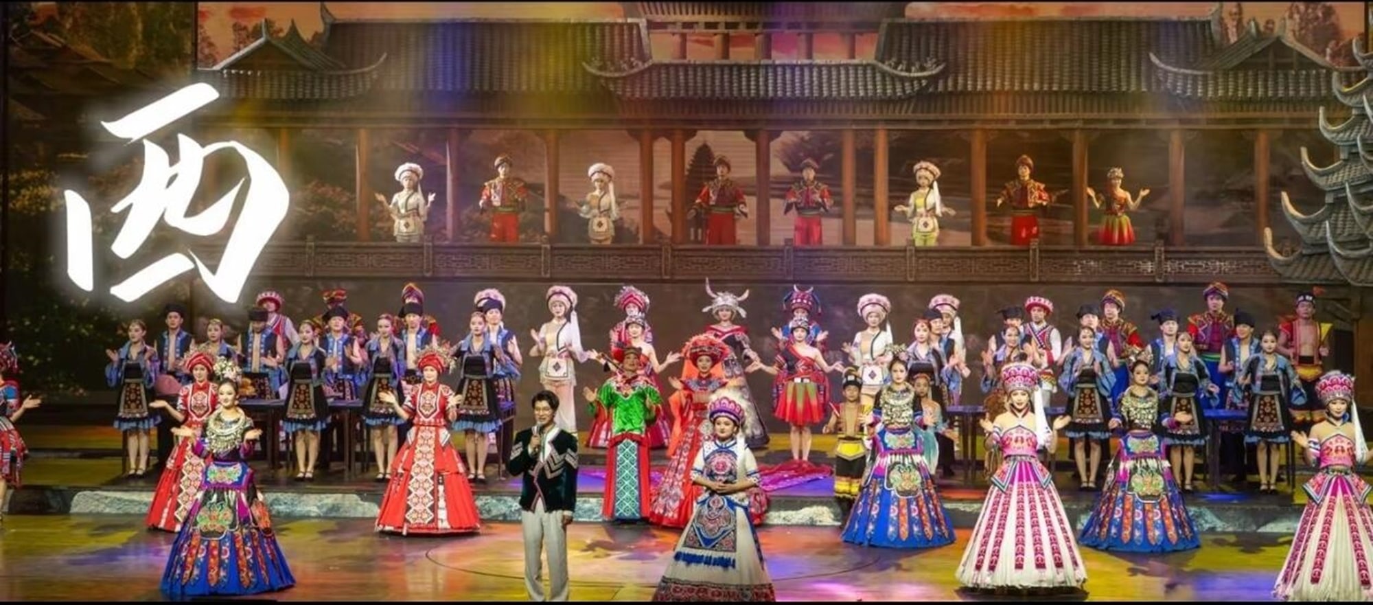 湖南張家界3天2晚（長沙往返+黃龍洞+國家森林公園+袁家界+天子山+天門山+玻璃棧道+天門洞+世界溶洞奇觀+乾坤柱+999階天梯）