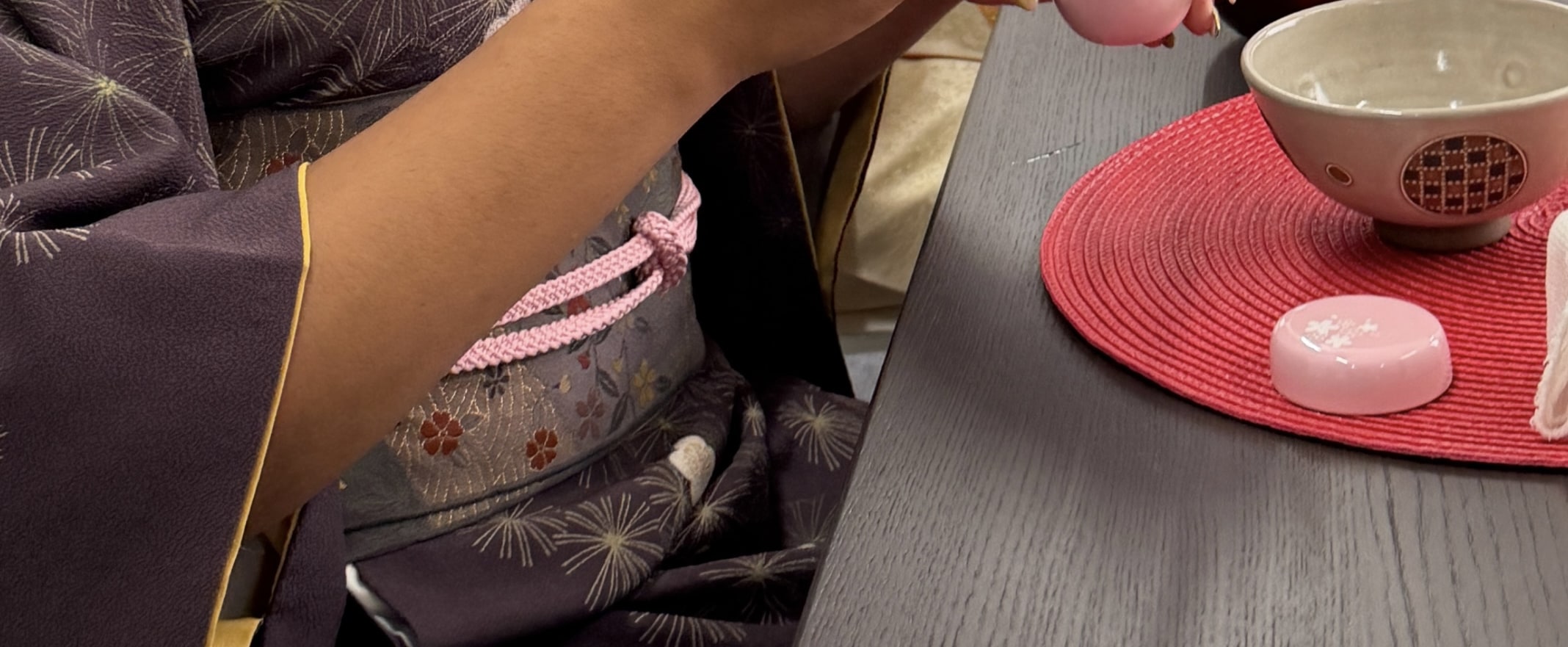 Enjoy an authentic Japanese tea ceremony and kimono experience in Asakusa - Thumbnail 16