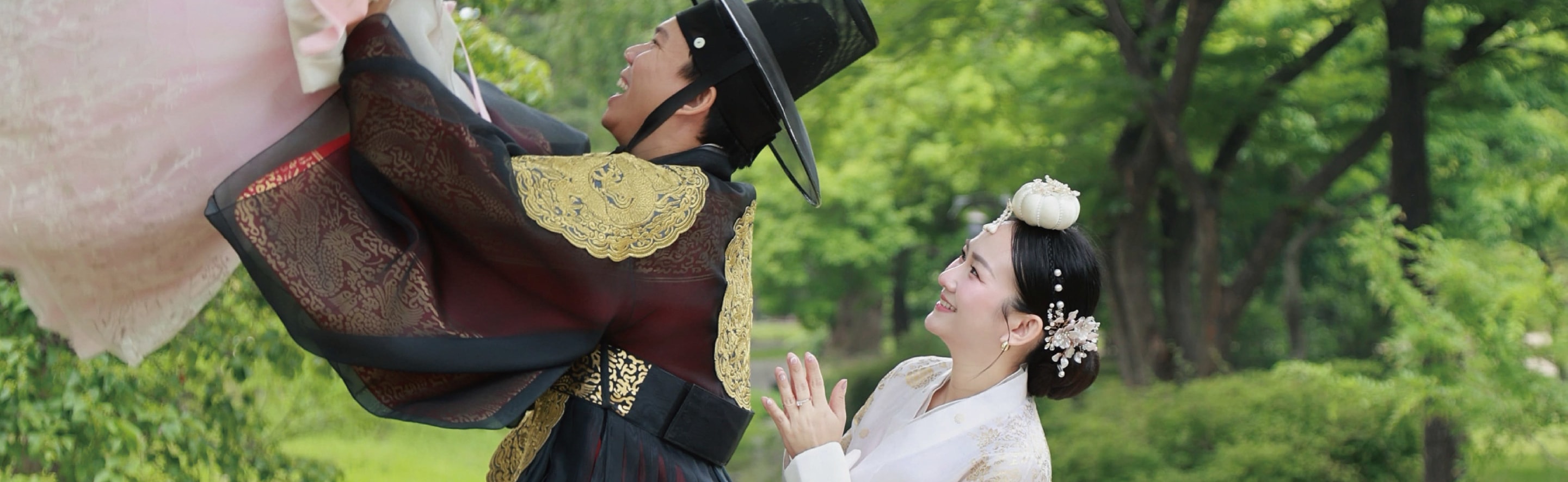 Hanbok Rental with Hairstyling & Accessories at Hanbokgirls - Thumbnail 49