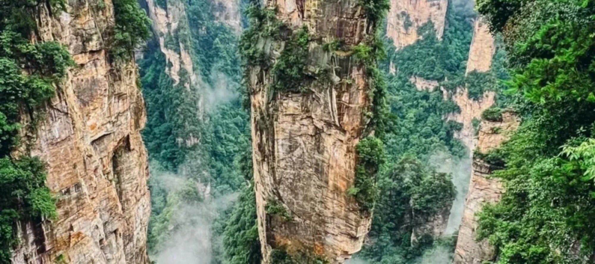 湖南魅力張家界高端純玩3日之旅（天門山洞+百龍天梯+喀斯特地貌+懸崖玻璃棧道+乘纜車看絕美景色+打卡《阿凡達》取景地+暢遊5A精華景點）