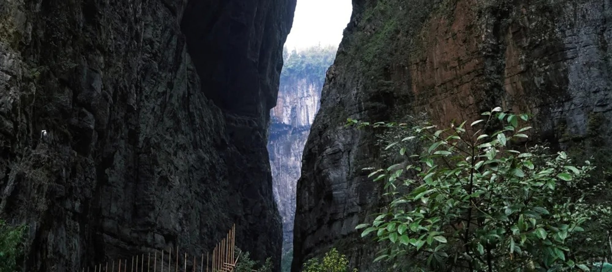 重慶武隆天生三橋高端純玩2日遊（龍水峽地縫&仙女山+探秘喀斯特地貌奇觀+可選4鑽/5鑽酒店+贈送烏江遊船+《變形金剛》取景地+重慶往返）