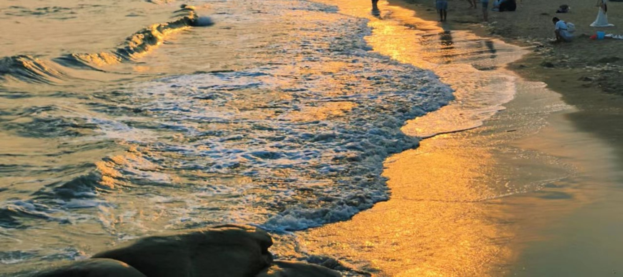 老虎石海上公園：灘闊浪柔藏奇石，觀海踏浪享濱海愜意