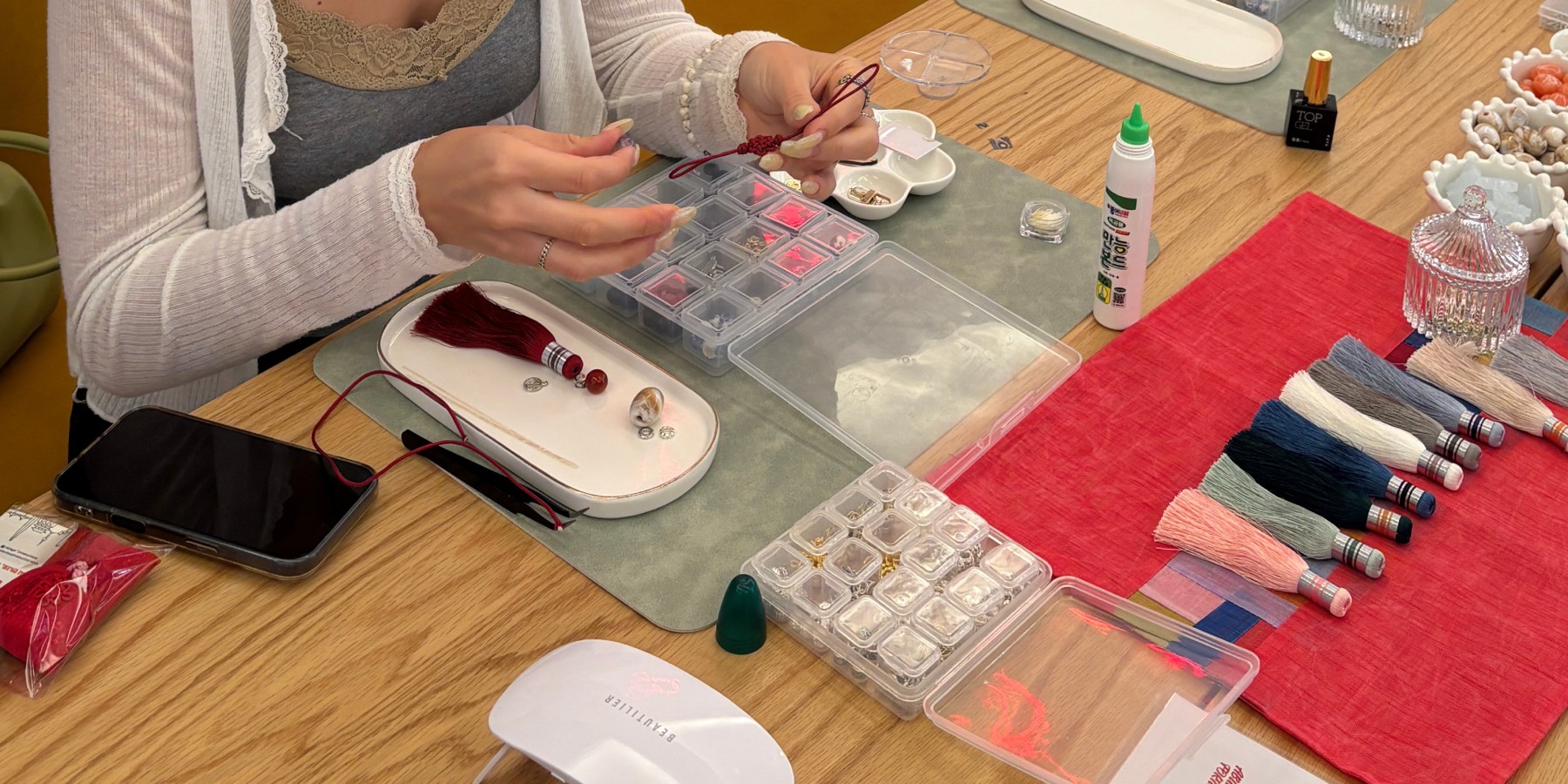 [Seoul Haebangchon] Korean Traditonal Luckycharm Making Class - Thumbnail 48