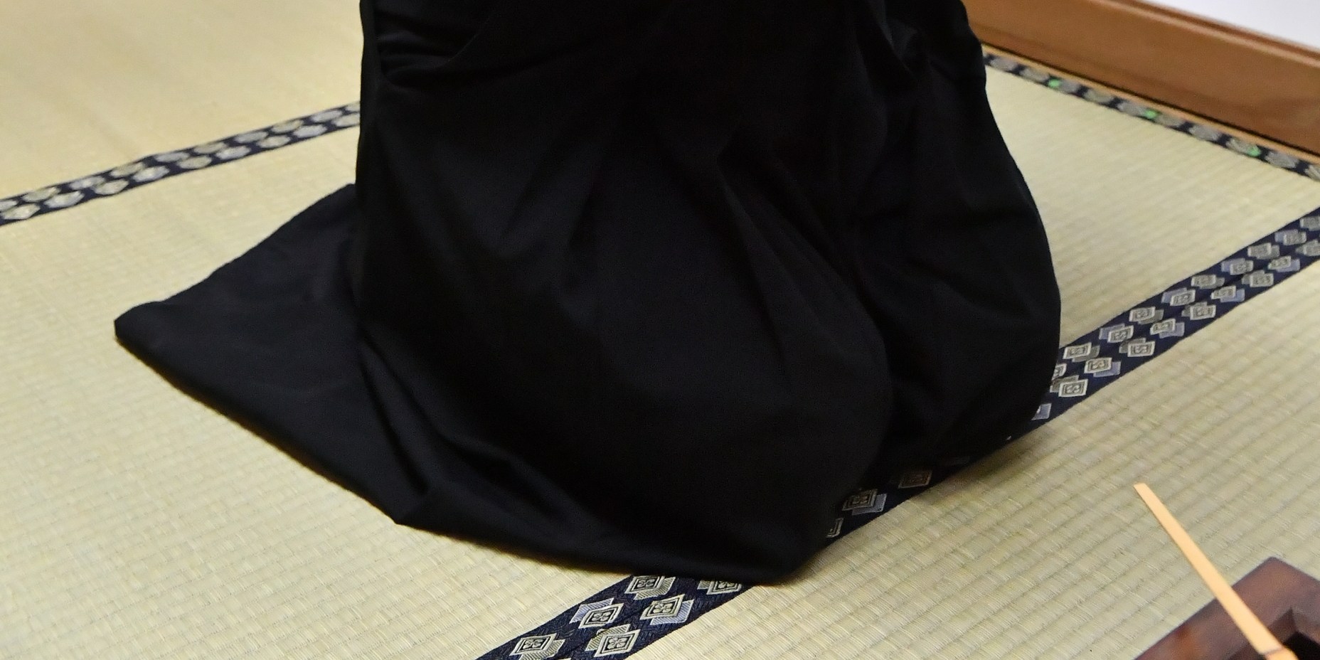 身著和服體驗禪意茶道和毛筆製作課程