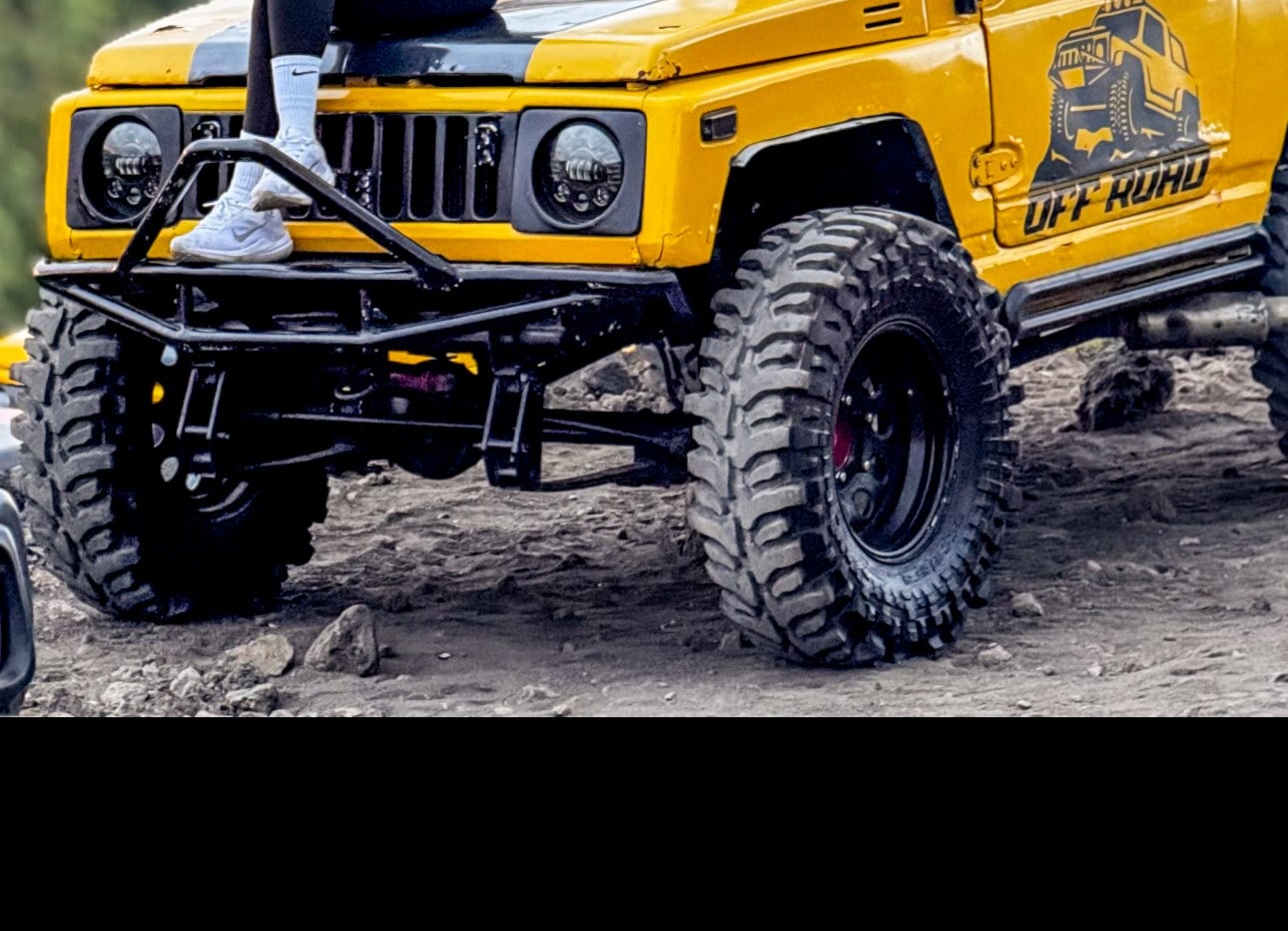 搭乘四驅車登上屋頂,欣賞絕美日出! 搭乘四驅車登上屋頂,欣賞絕美日出!