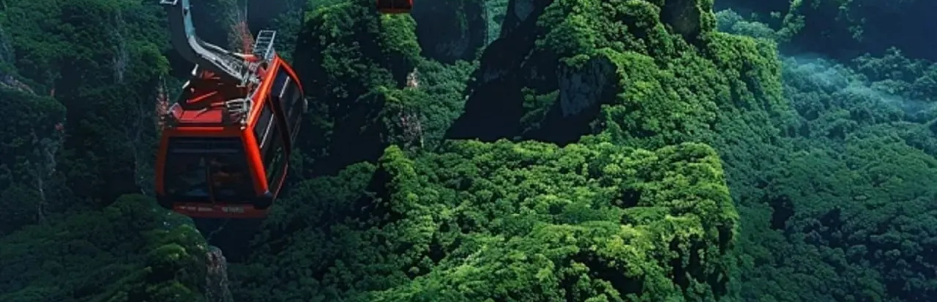湖南魅力張家界高端純玩3日之旅（天門山洞+百龍天梯+喀斯特地貌+懸崖玻璃棧道+乘纜車看絕美景色+打卡《阿凡達》取景地+暢遊5A精華景點）