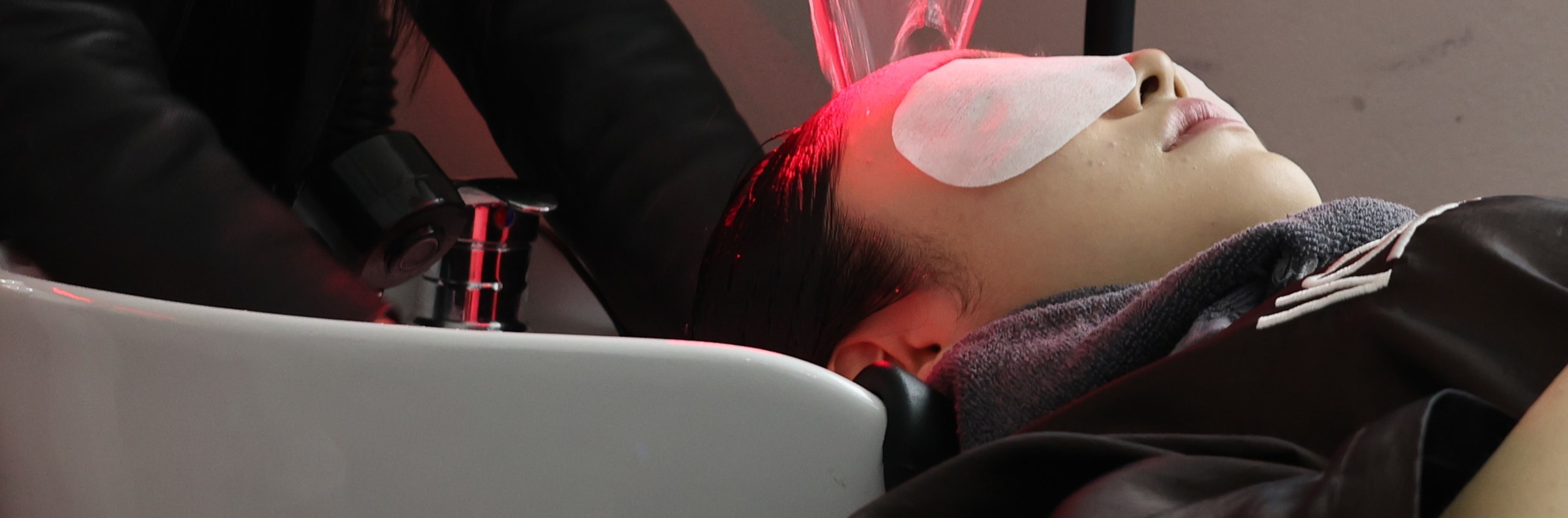 與最新儀器一同站上 K-beauty 的巔峰。