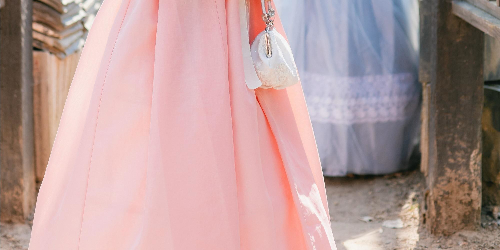 The hanbok photo under the cherry blossoms? Absolutely Instagram-worthy.