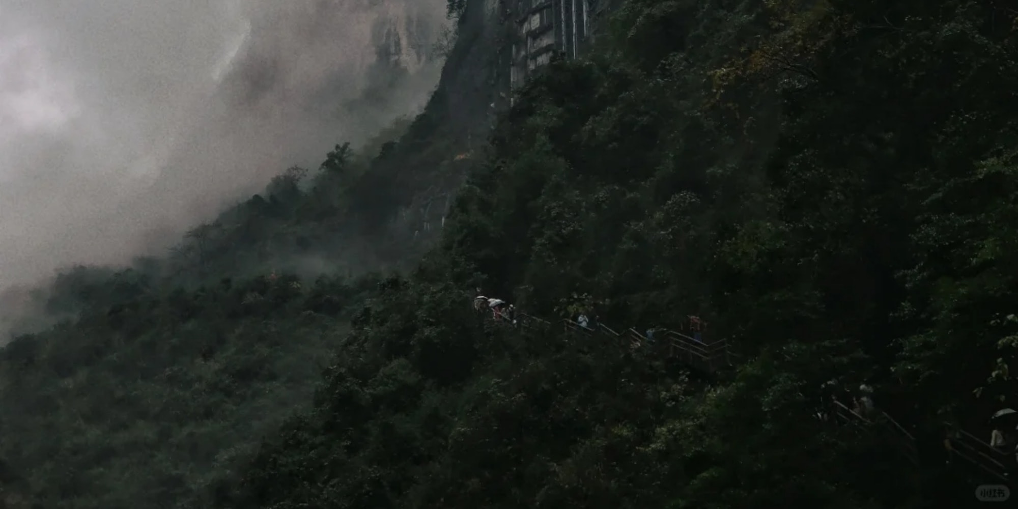 【櫻花季促銷】重慶武隆天生三橋&龍水峽地縫經典一日遊（喀斯特地質奇觀+電影變形金剛同款取景地）