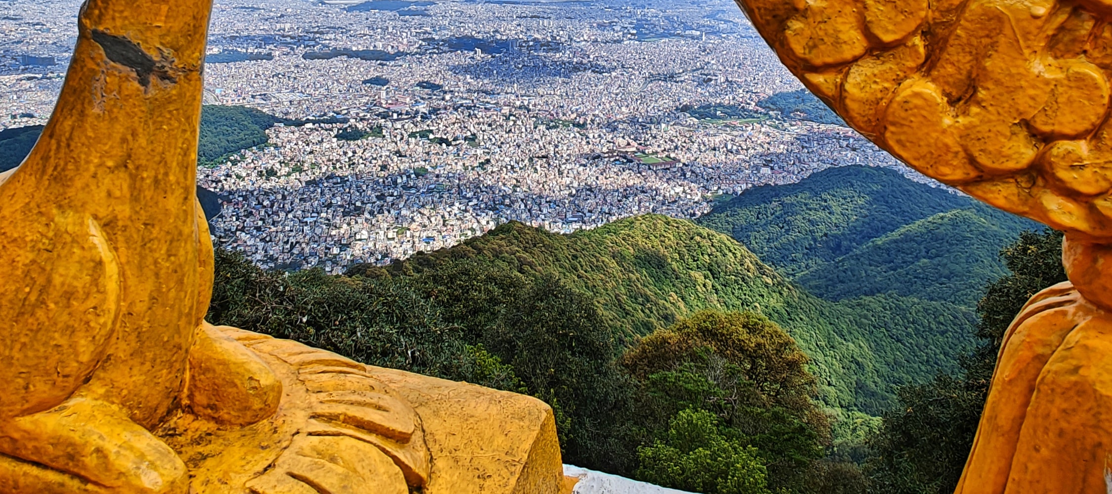 從賈馬喬健行 (Jamacho Hike) 頂端眺望加德滿都谷地