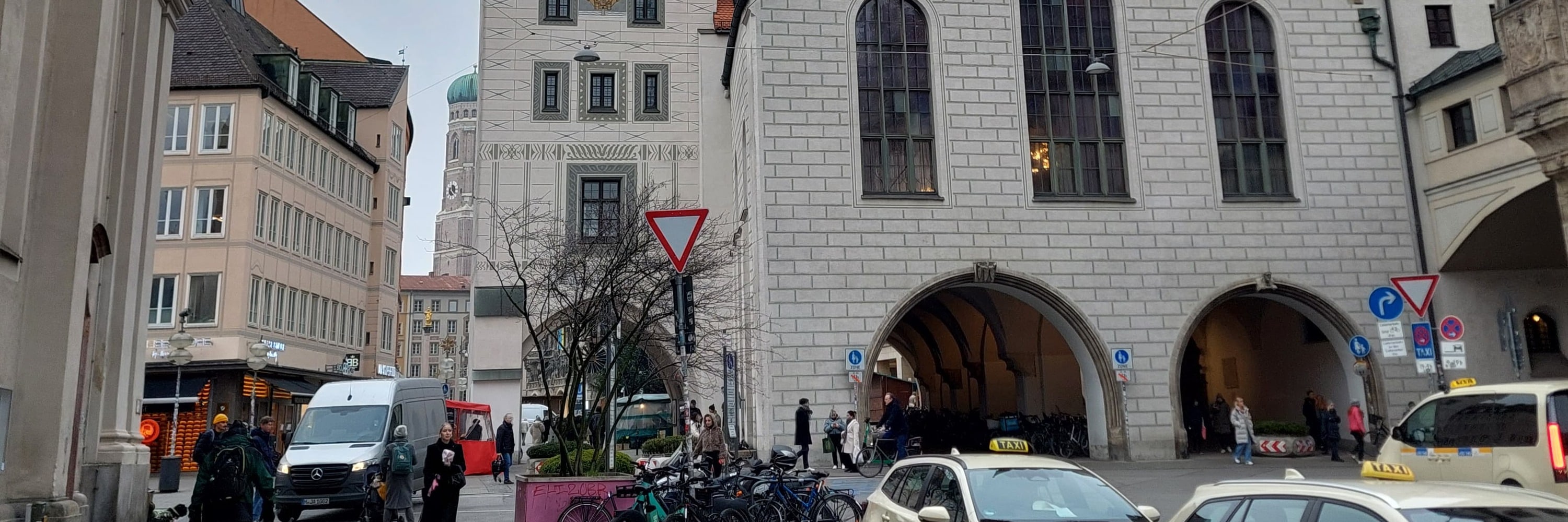 Munich Full Meal Walking Tour