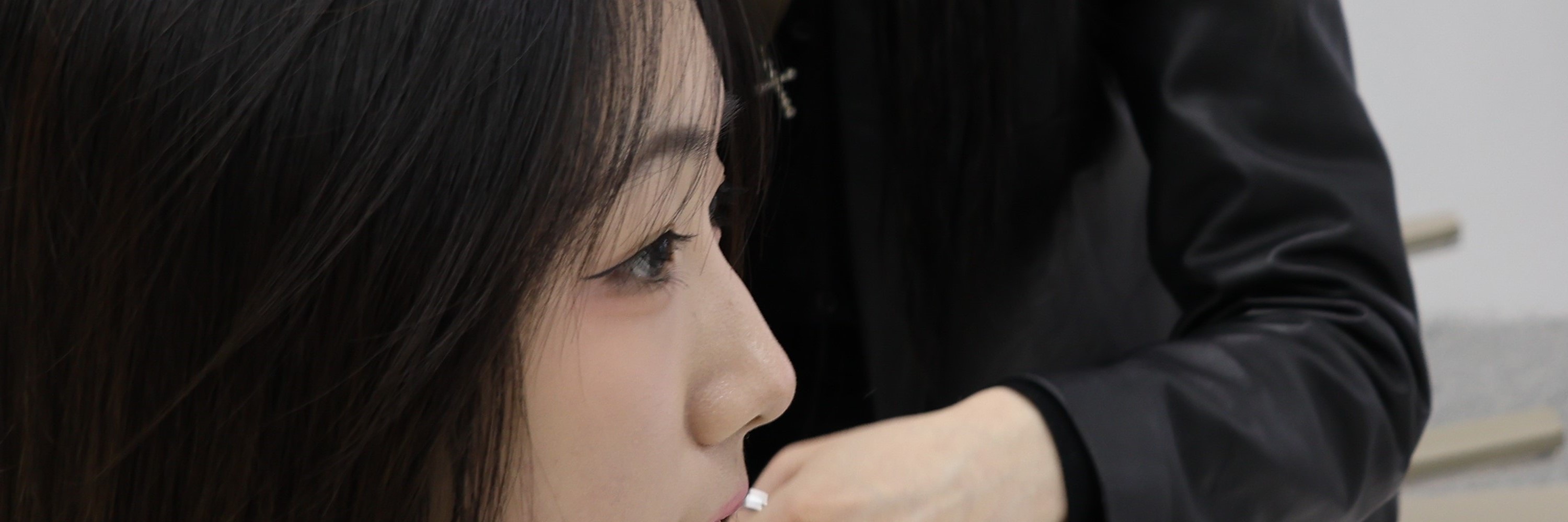 我們與專業造型師合作，他們會仔細諮詢您的需求，了解您想要的造型和美學風格。Vog Hair 致力於幫助您打造最完美的時尚造型。