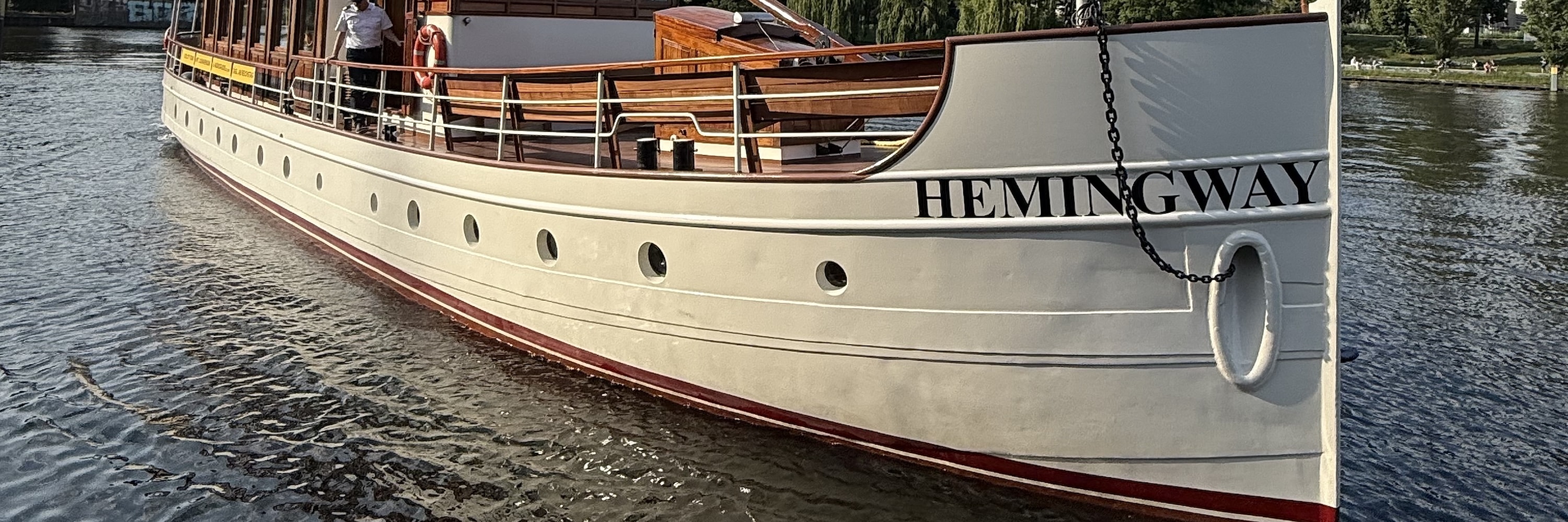 海明威遊船柏林右前方