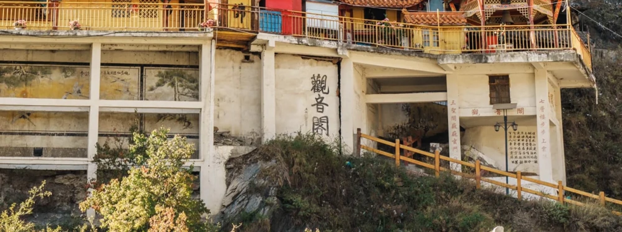四川九寨溝黃龍都江堰四姑娘山4日遊（2-8人小團+人間仙境+人間瑤池+蜀山之王+千年水利+贈送藏族旅拍+成都往返）