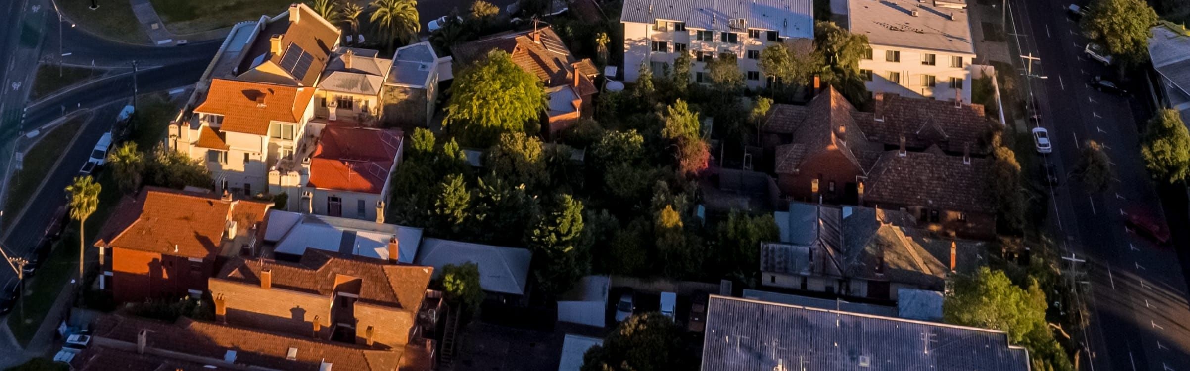 從高空俯瞰墨爾本——一座充滿文化、運動和無限可能的城市