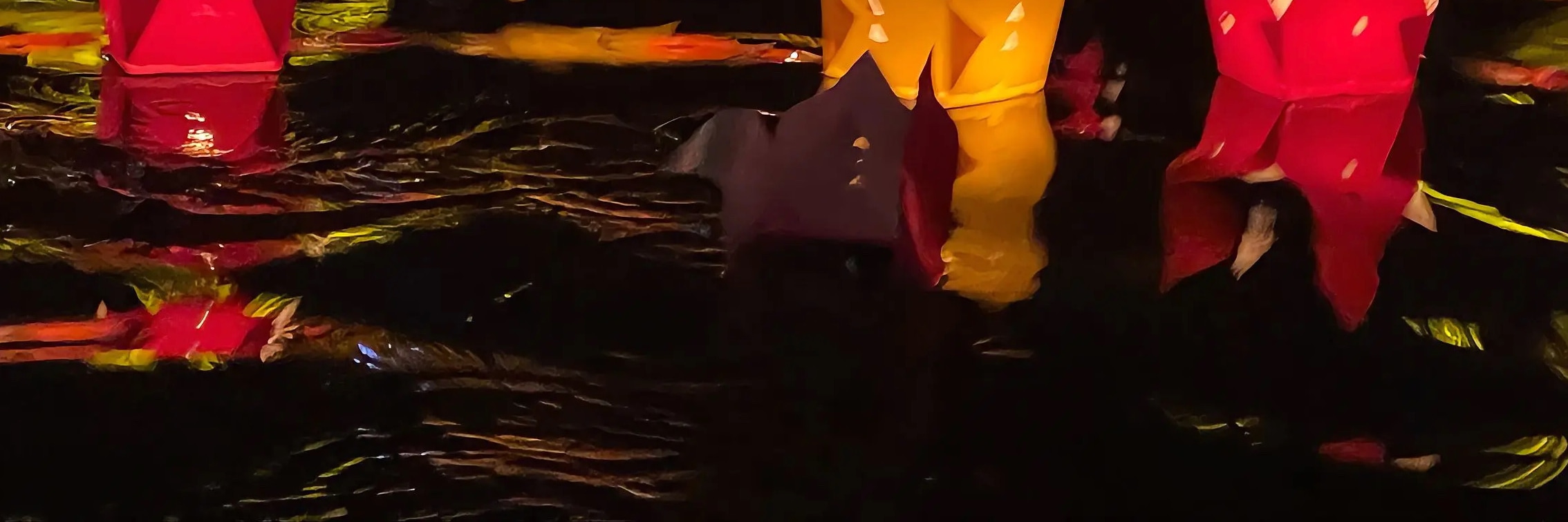 Hoi An: Premium Boat Ride & Floating Lantern Making Experience