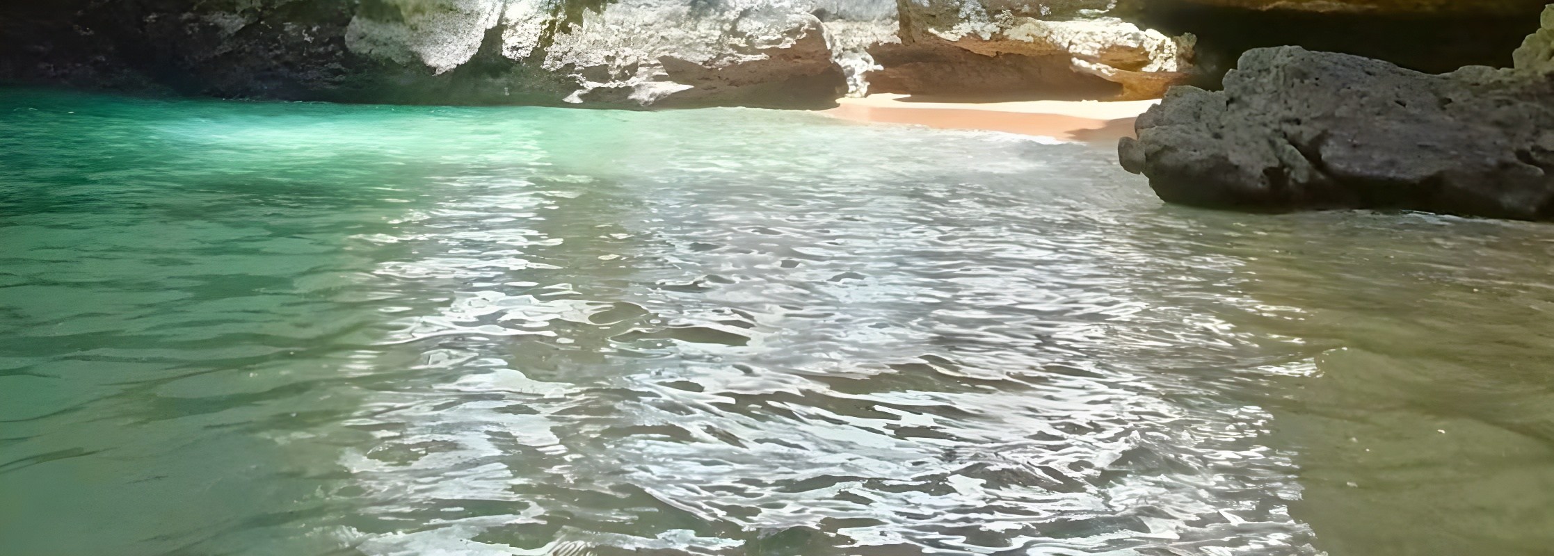 貝納吉爾海蝕洞獨木舟與雙體船之旅