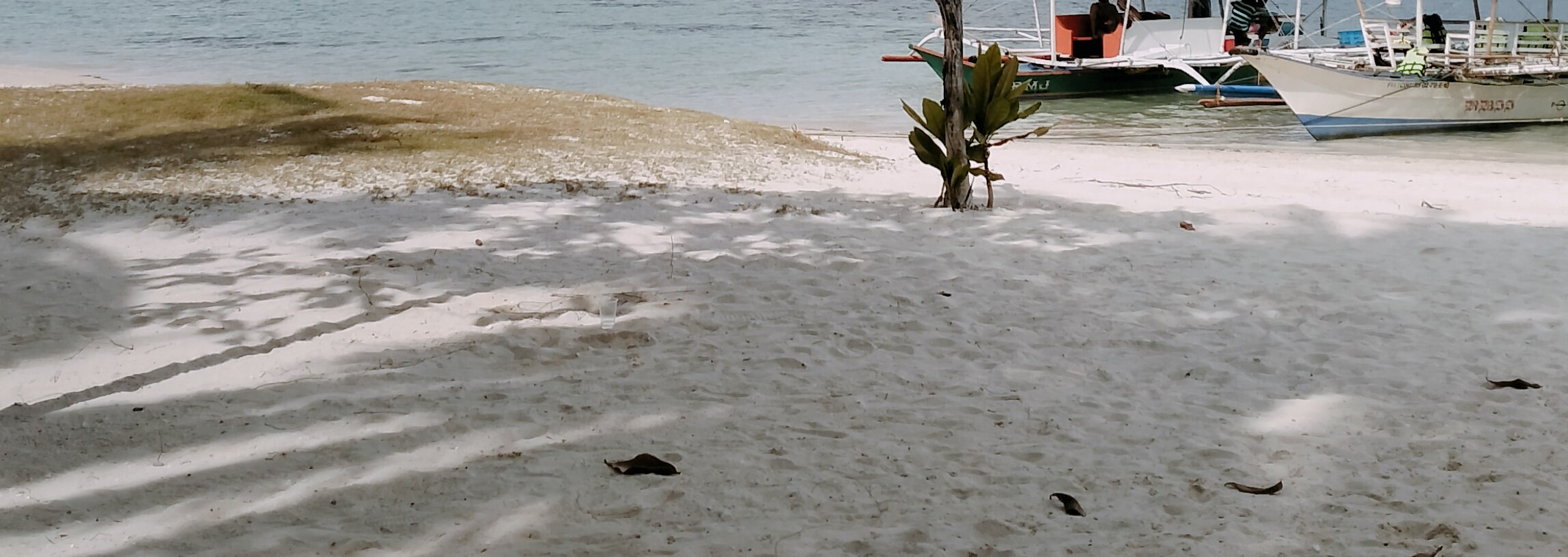 White sand- beaches, either sandbar or in the island, is perfect way to chill and get the tan!