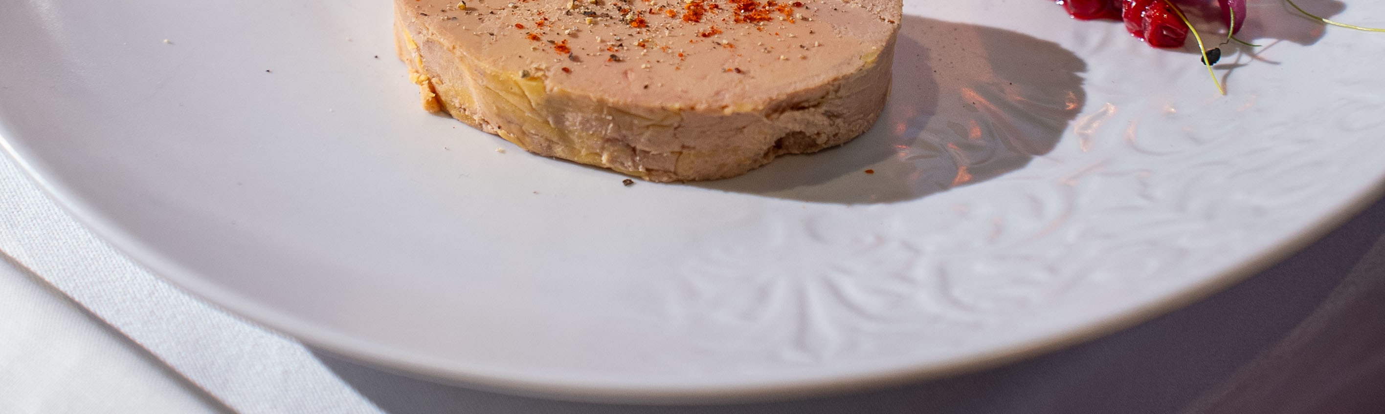 盡享精緻奢華的美食饗宴，品味最頂級的法式料理。