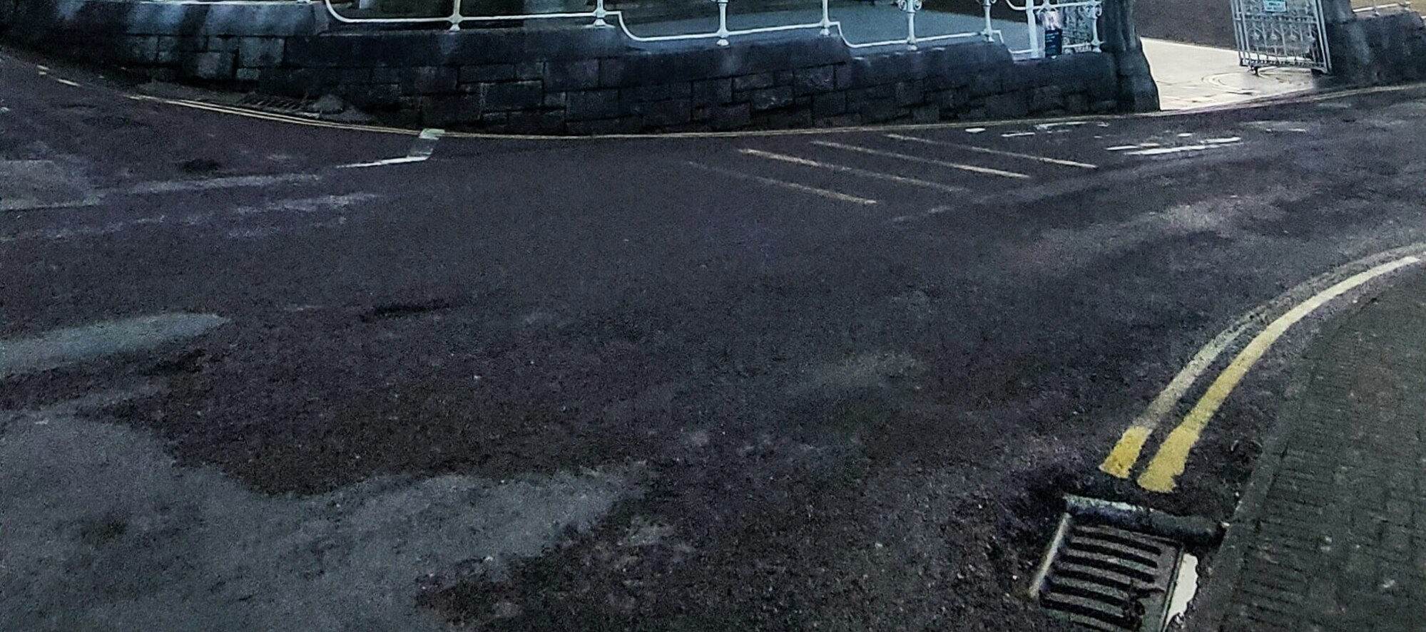 Cobh: Blarney Castle, Cork City, and Kinsale Tour