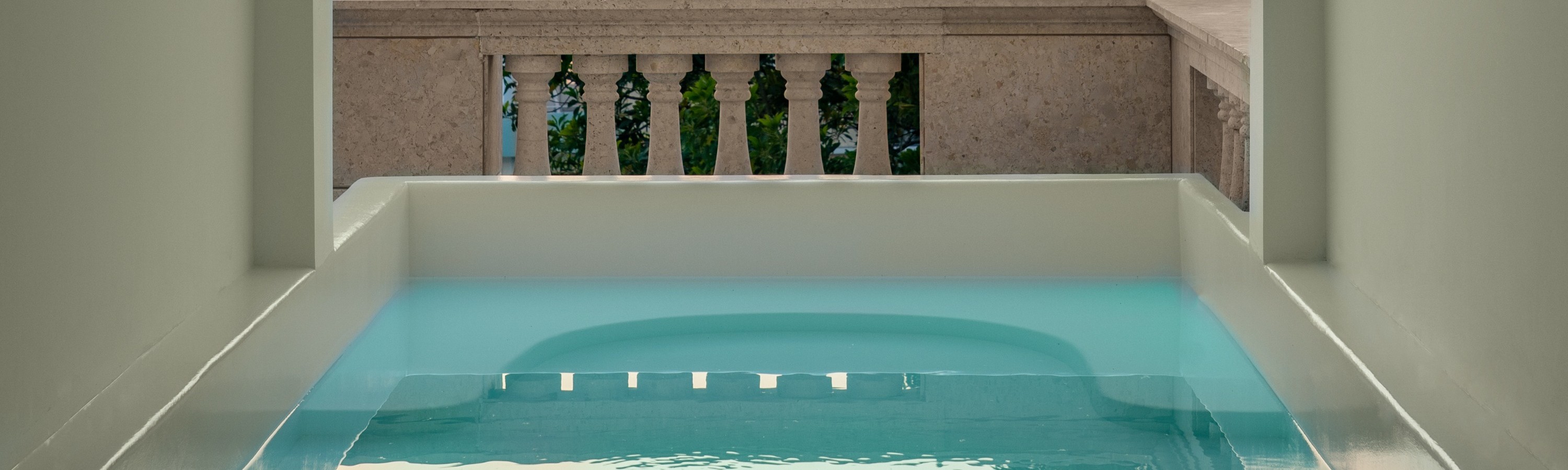Dome Terrace Pool King Room