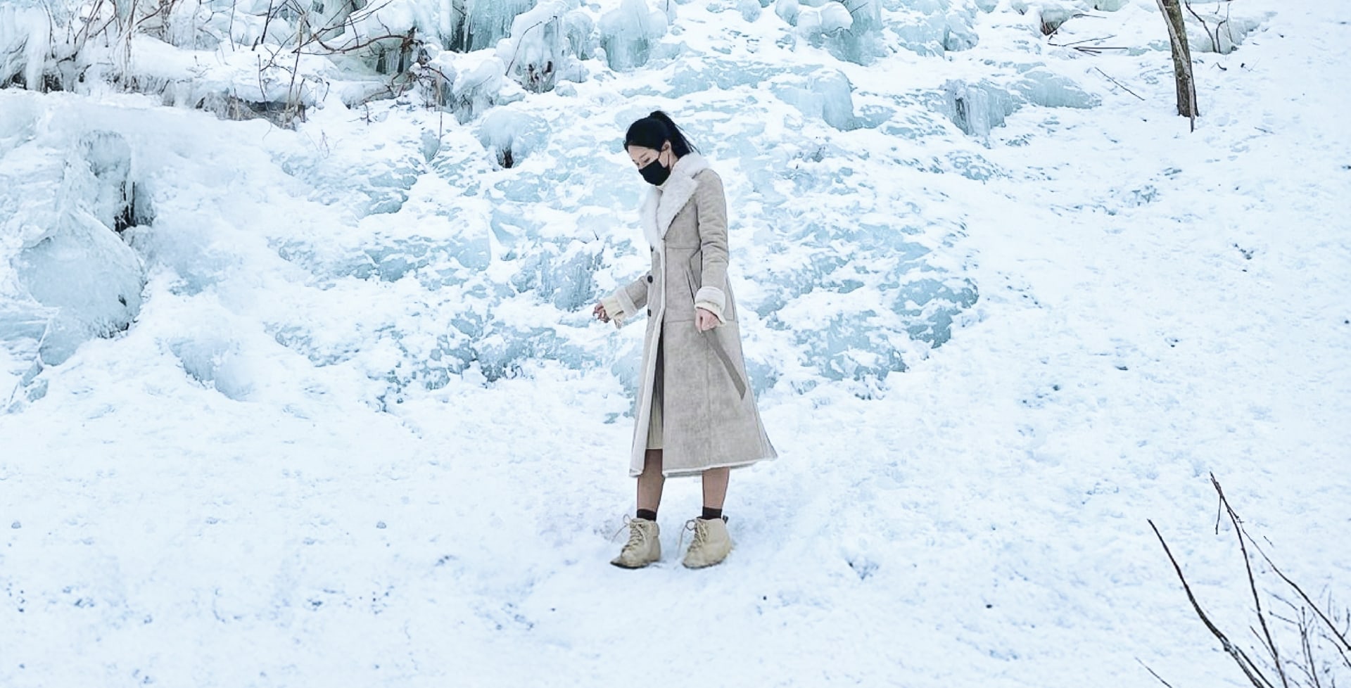 ❄️冬季,Maebawi瀑布會變成一道高聳的冰牆,彷彿出自奇幻電影一般。 ❄️冬季,Maebawi瀑布會變成一道高聳的冰牆,彷彿出自奇幻電影一般。