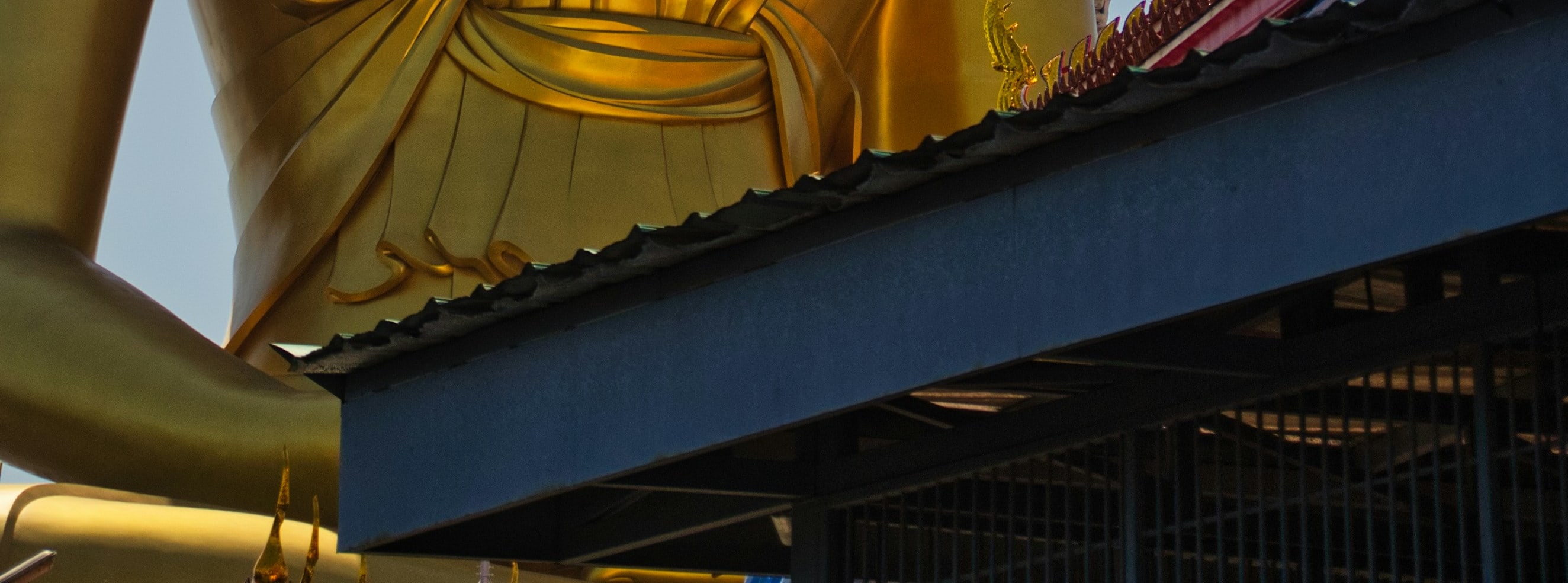 Experience the Bangkok canal on a Traditional Longtail Boat