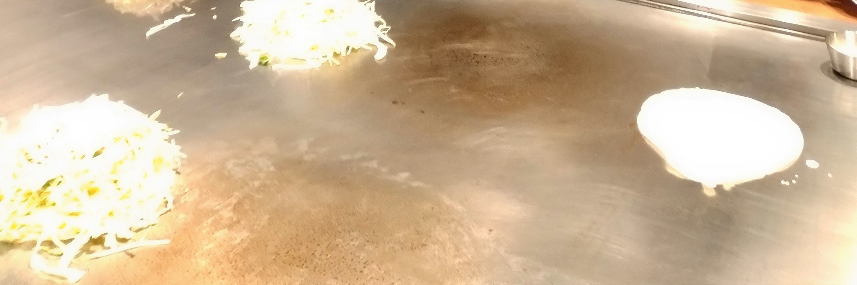 我參加了一個動手實踐課程，製作了廣島的靈魂美食——御好燒。盡情享受只有私人旅行才能提供的靈活性和個性化體驗。