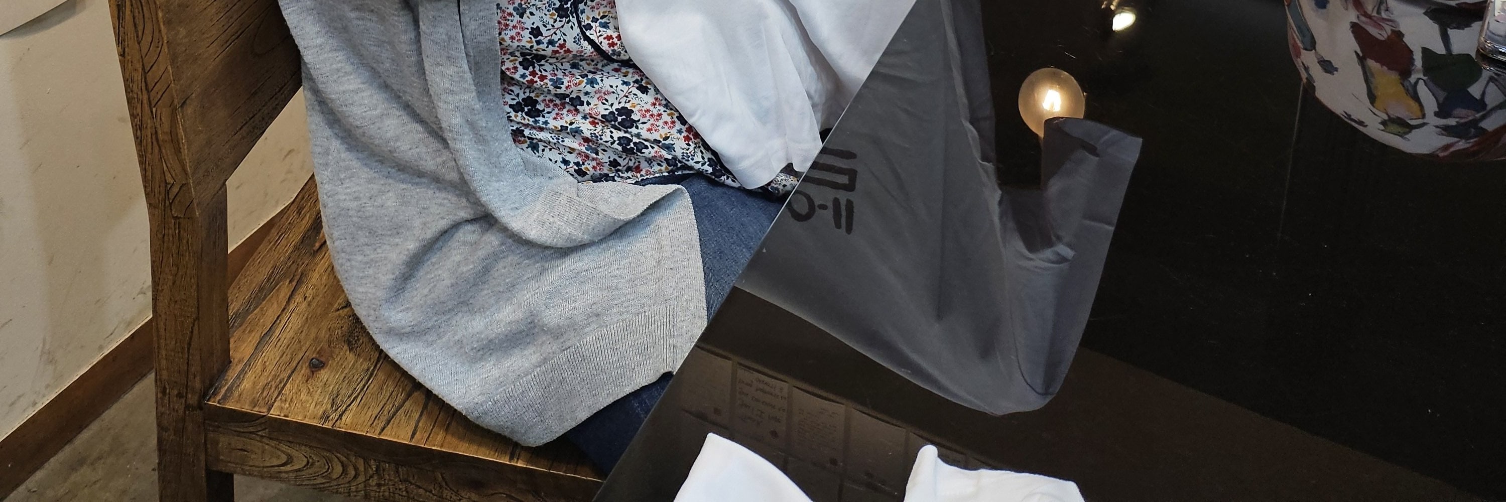 Make a T-shirt with your name in Hangul  in Insadong  Seoul