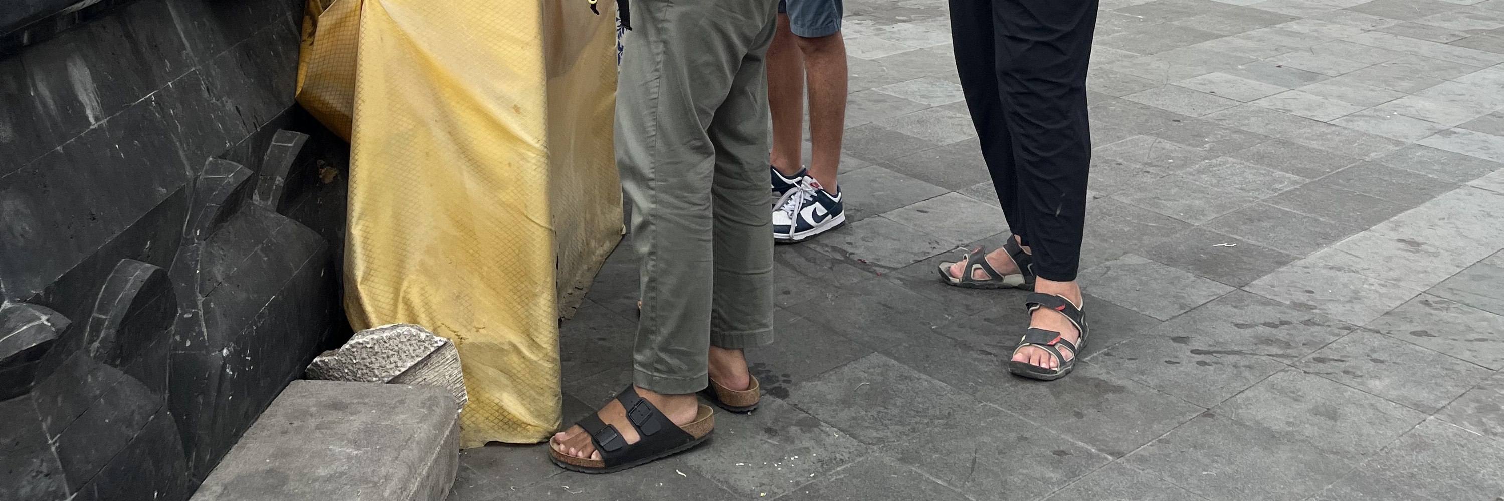 參加這趟3小時的加查馬達大街之旅,探索峇里島 (Bali) 不為人知的故事,從熙熙攘攘的巴東市場和庫姆巴薩里市場,到納迪文物中心的文化瑰寶,一次盡收眼底。 參加這趟3小時的加查馬達大街之旅,探索峇里島 (Bali) 不為人知的故事,從熙熙攘攘的巴東市場和庫姆巴薩里市場,到納迪文物中心的文化瑰寶,一次盡收眼底。