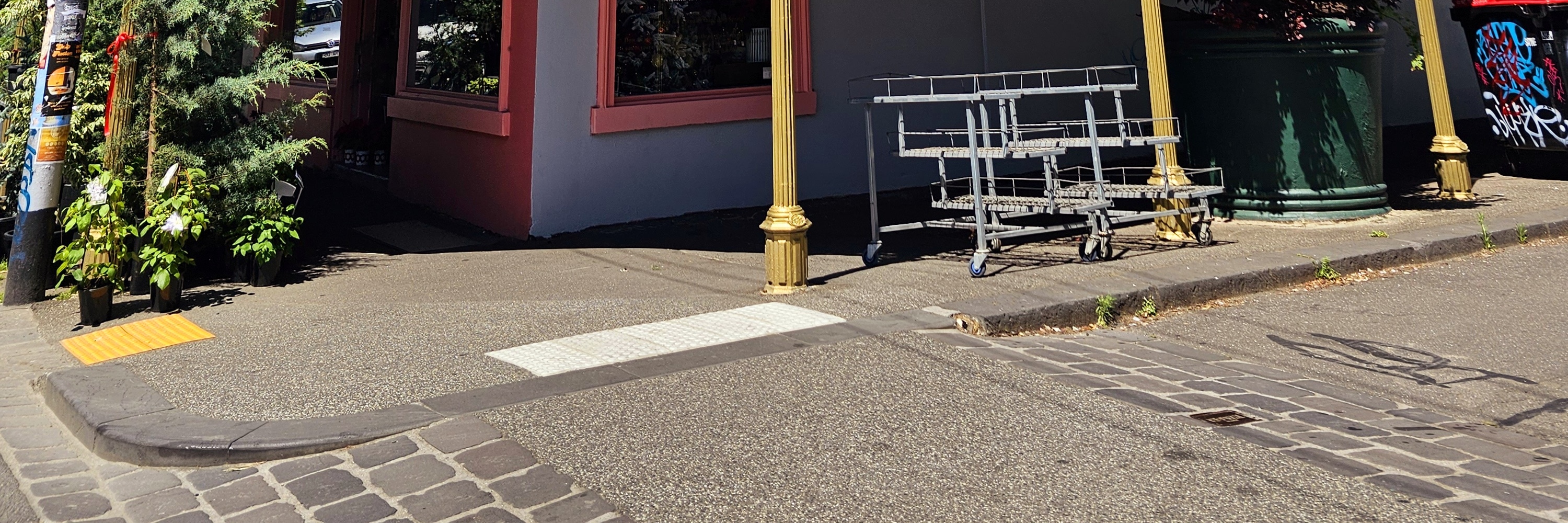 在色彩繽紛的街頭壁畫中捕捉菲茨羅伊的創意精神