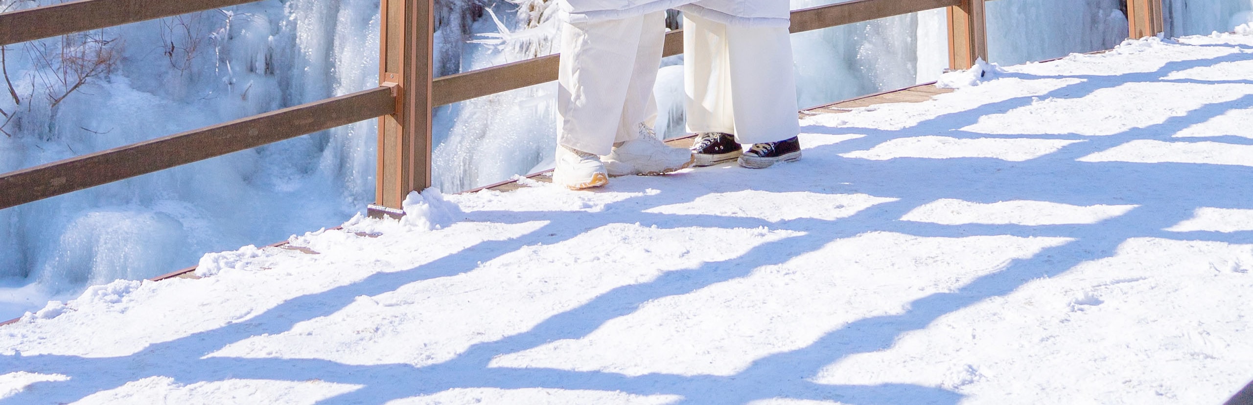 「魚飛冰谷 (Eobi Ice Valley)」是 Instagram 網紅的熱門打卡點，最適合捕捉壯麗的冰柱美照。