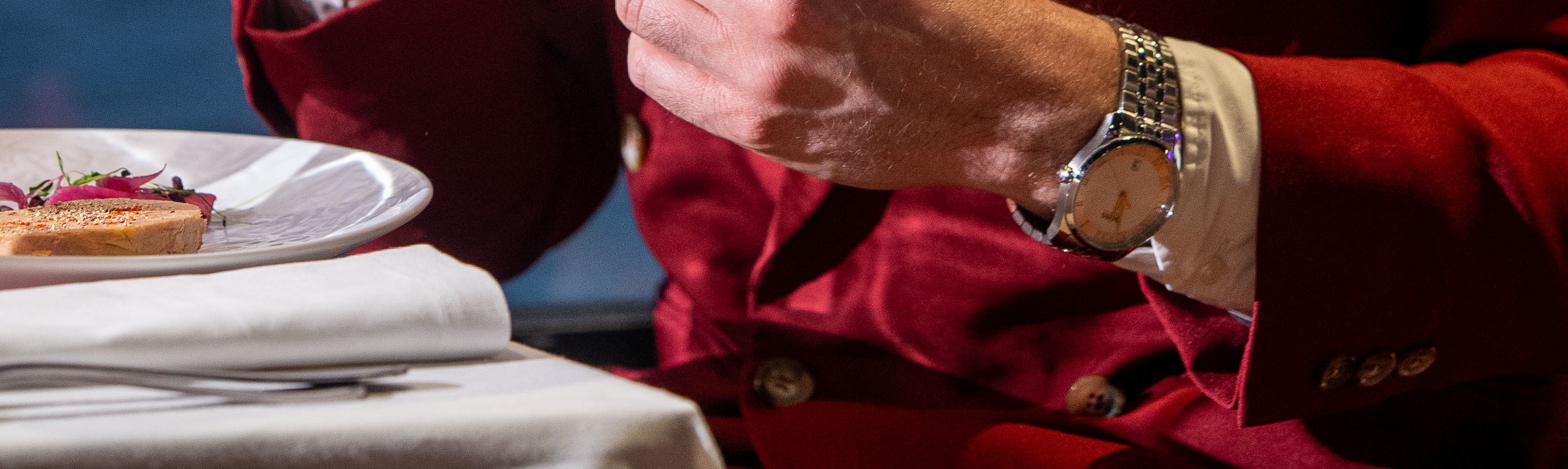 瀏覽 Maxim's sur Seine 獨家菜單，準備開啟一場精緻難忘的用餐之旅。