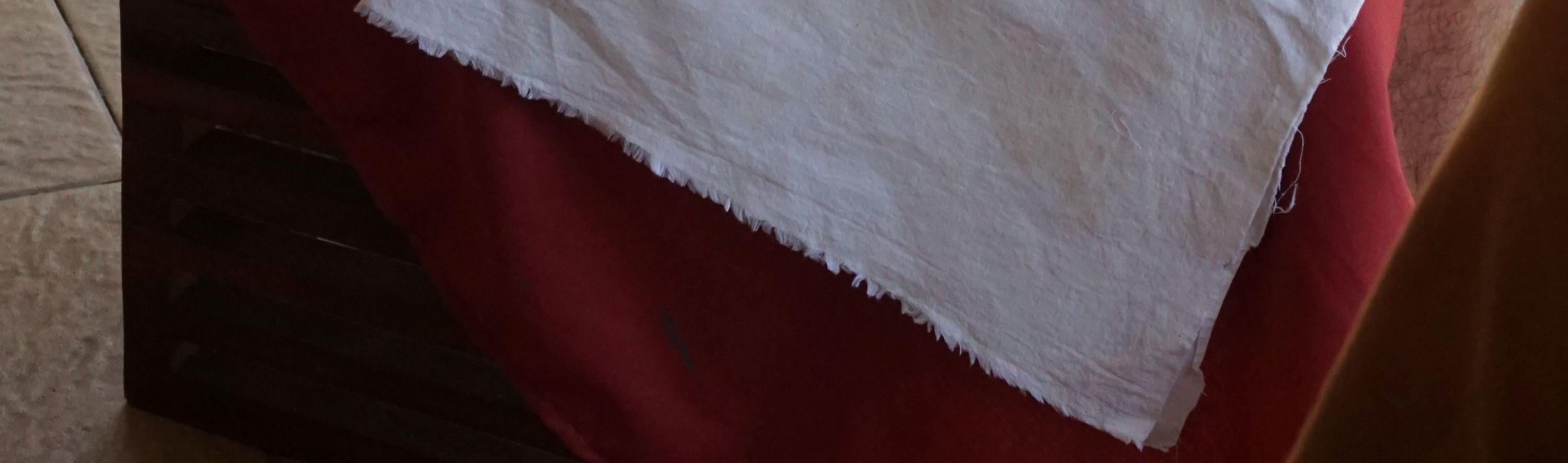 在我們的工作室裡,感受蠟染製作過程的平靜和放鬆氛圍 在我們的工作室裡,感受蠟染製作過程的平靜和放鬆氛圍