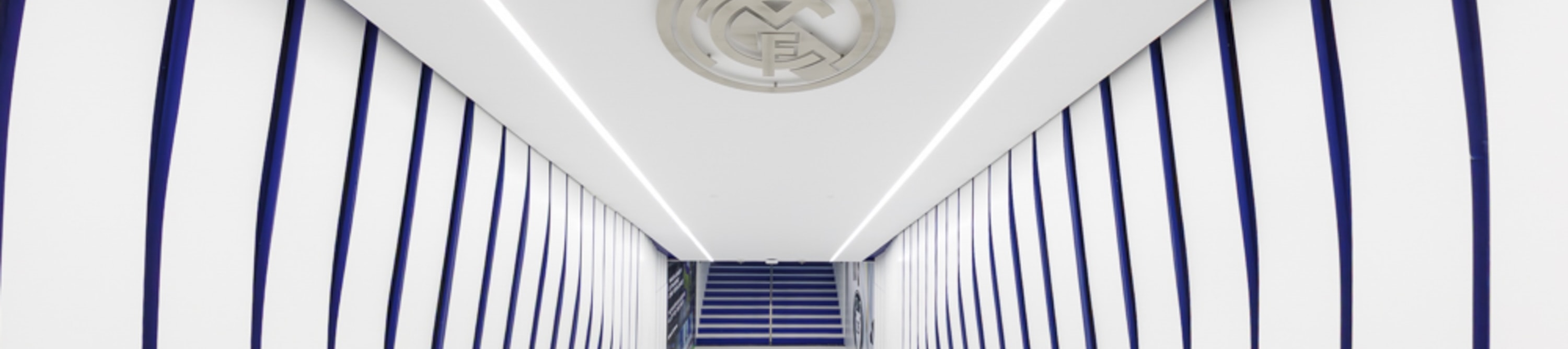 通過多媒體牆重溫皇家馬德里的輝煌,感受那些難忘的勝利和里程碑 通過多媒體牆重溫皇家馬德里的輝煌,感受那些難忘的勝利和里程碑