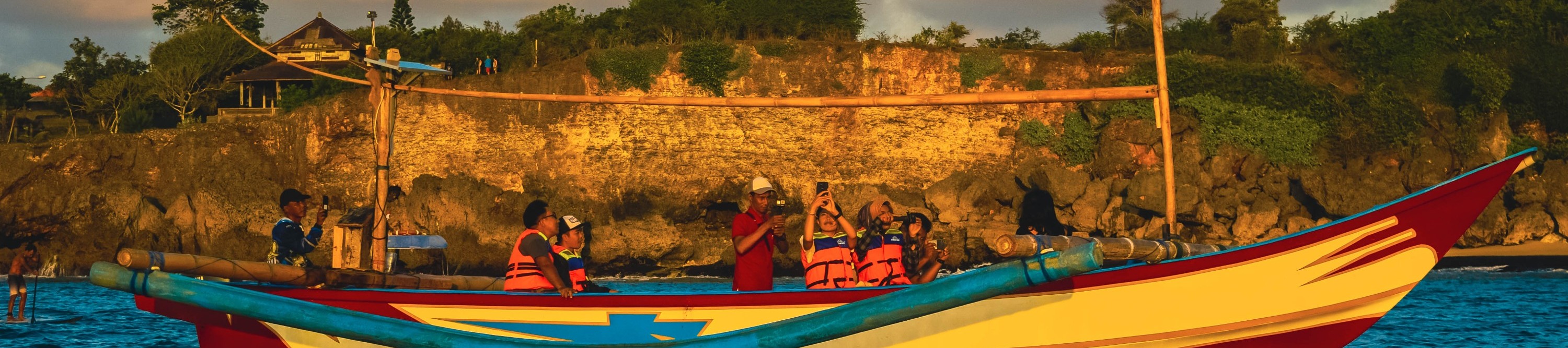 巴厘島南部日落漁船巡遊之旅（含海鮮晚餐）