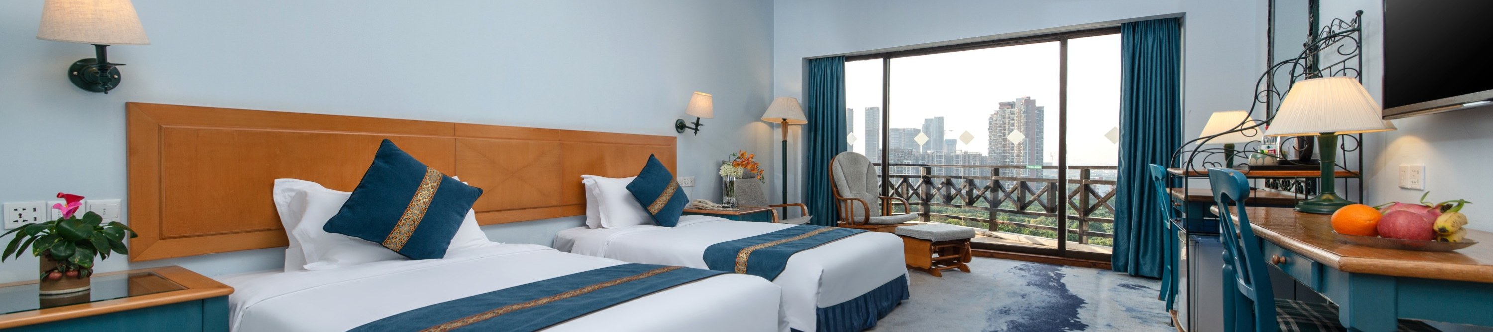 Shenzhen Qingqing World Hotel