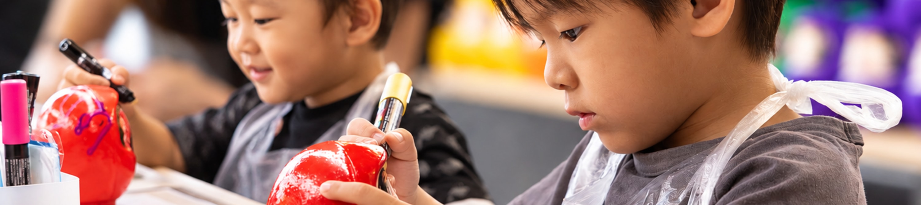 Osaka Shinsaibashi: Daruma painting experience where you write your wishes with a brush - Thumbnail 7